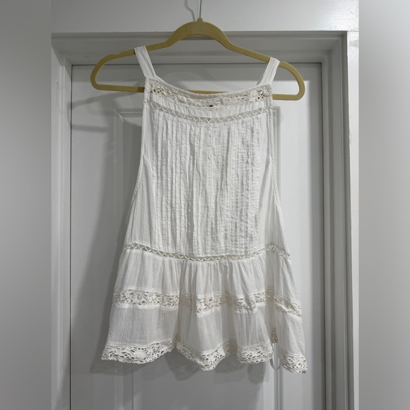 Free People Size Large White Sleeveless Blouse with Lace Trim - Picture 1 of 5